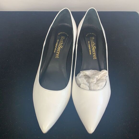 Ruth Secret NEW white with black block heel shoes - Picture 4 of 10